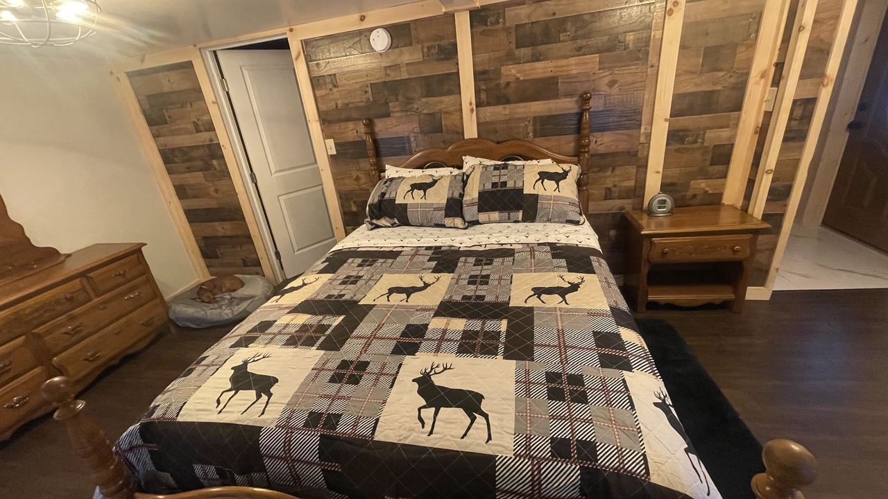 Photo of Bedroom in Munson