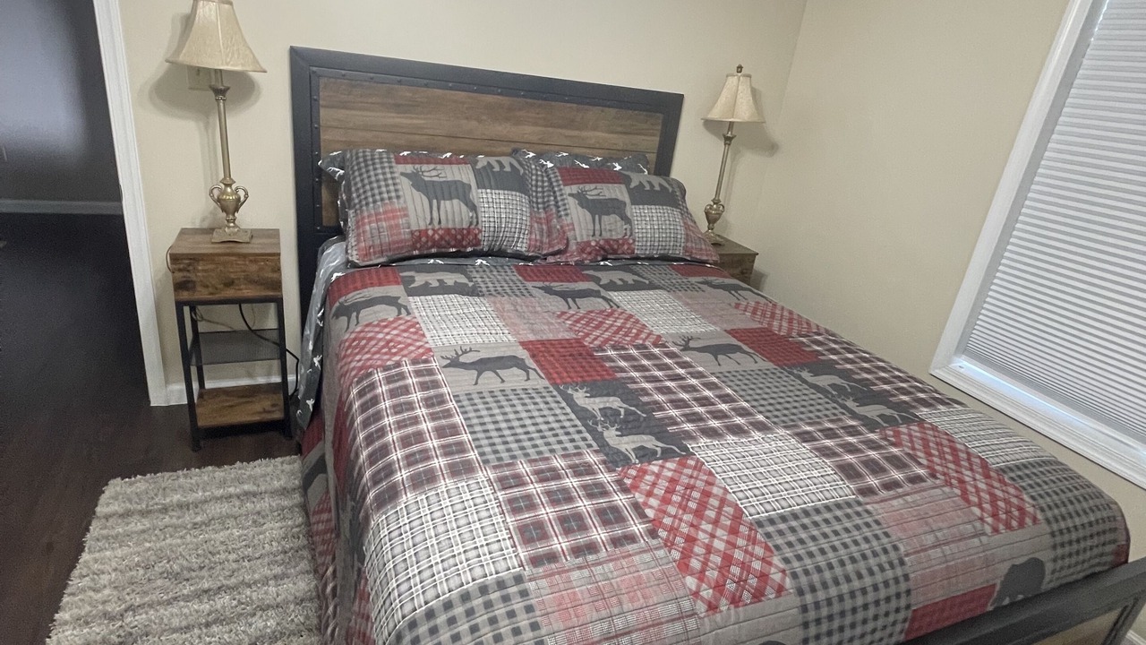 Photo of Bedroom in Munson