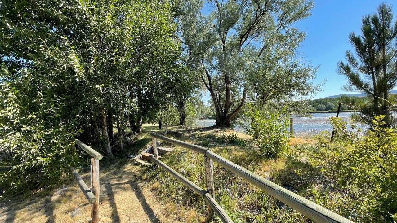 Photo of Outdoor in Livingston