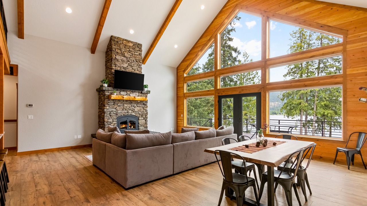 Photo of Livingroom in Priest River