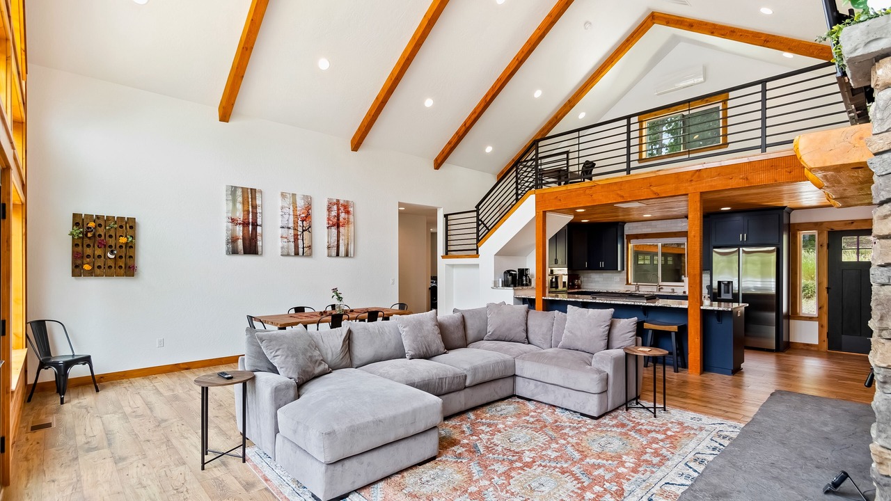 Photo of Livingroom in Priest River