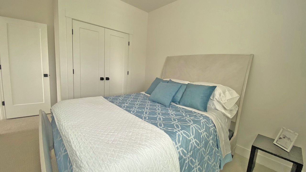 Photo of Bedroom in Eagle
