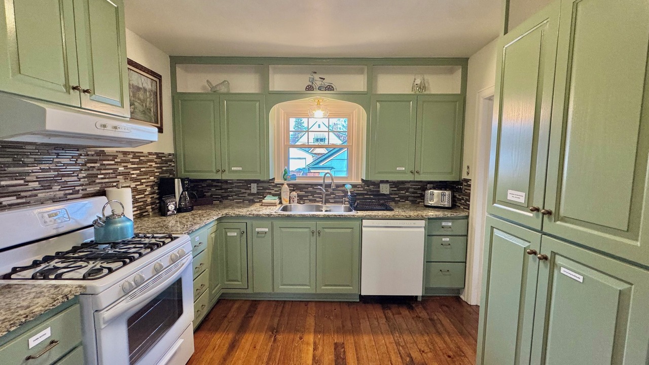 Photo of Kitchen in Garden District