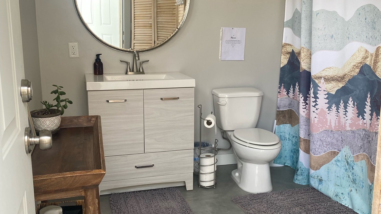 Photo of Bathroom in Buhl