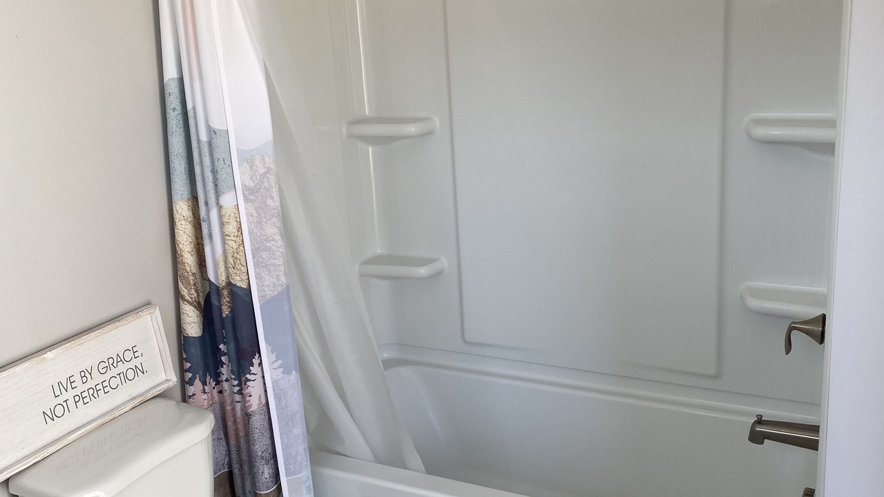 Photo of Bathroom in Buhl