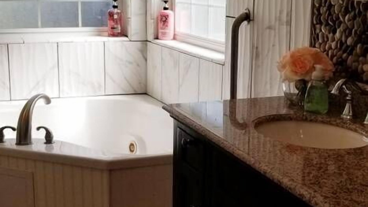 Photo of Bathroom in Downtown Klamath Falls