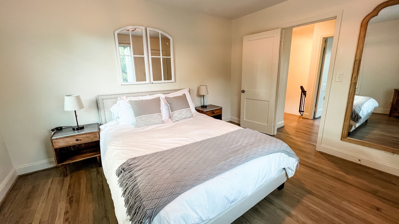 Photo of Bedroom in Homewood