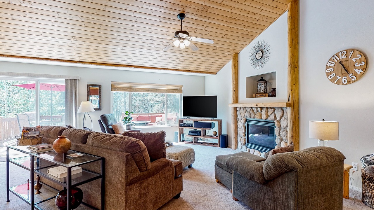 Photo of Livingroom in Three Rivers