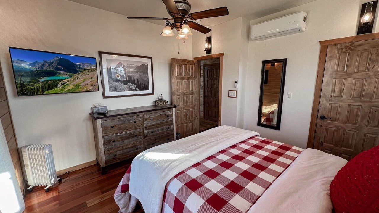 Photo of Bedroom in Columbia Falls