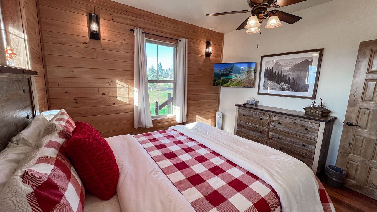 Photo of Bedroom in Columbia Falls