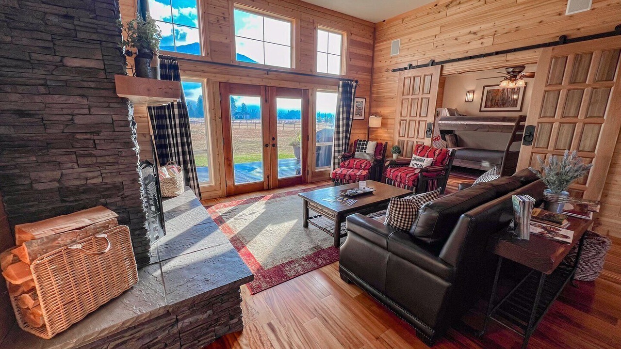 Photo of Livingroom in Columbia Falls