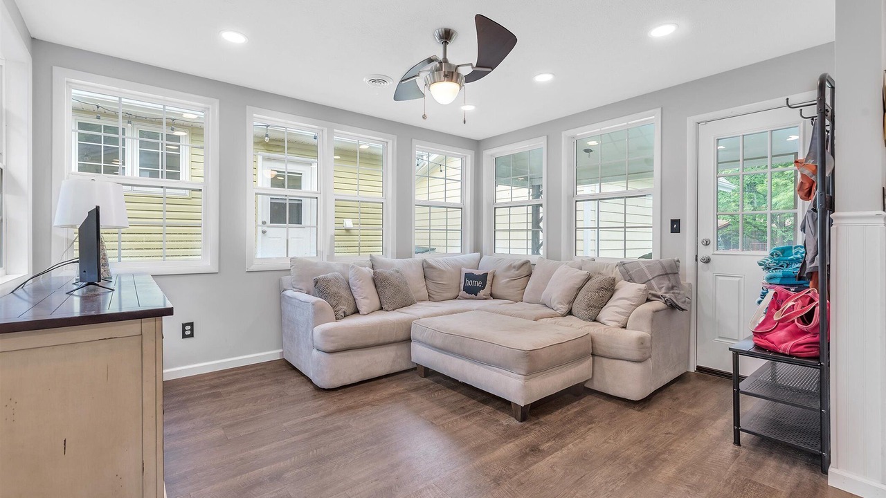 Photo of Livingroom in Lakeside