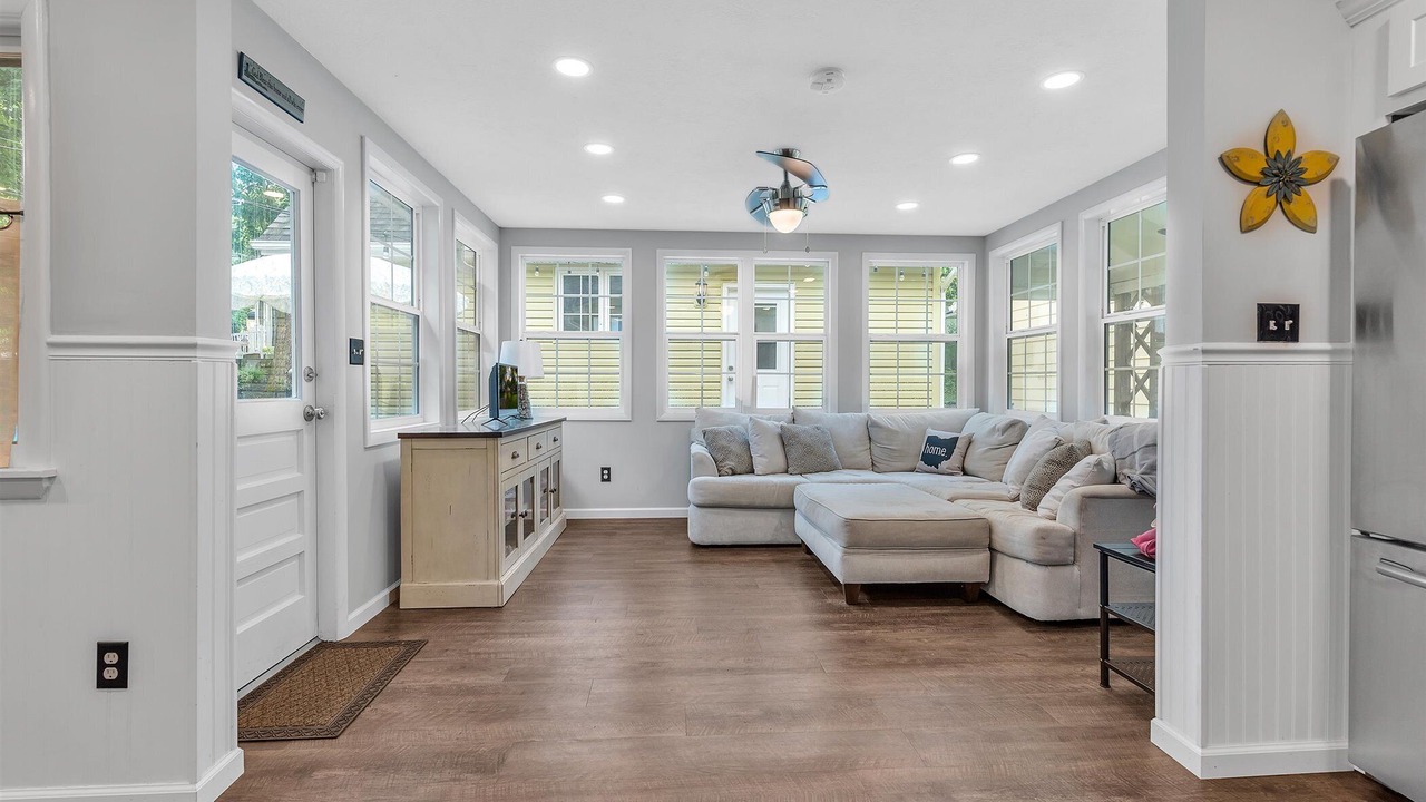 Photo of Livingroom in Lakeside