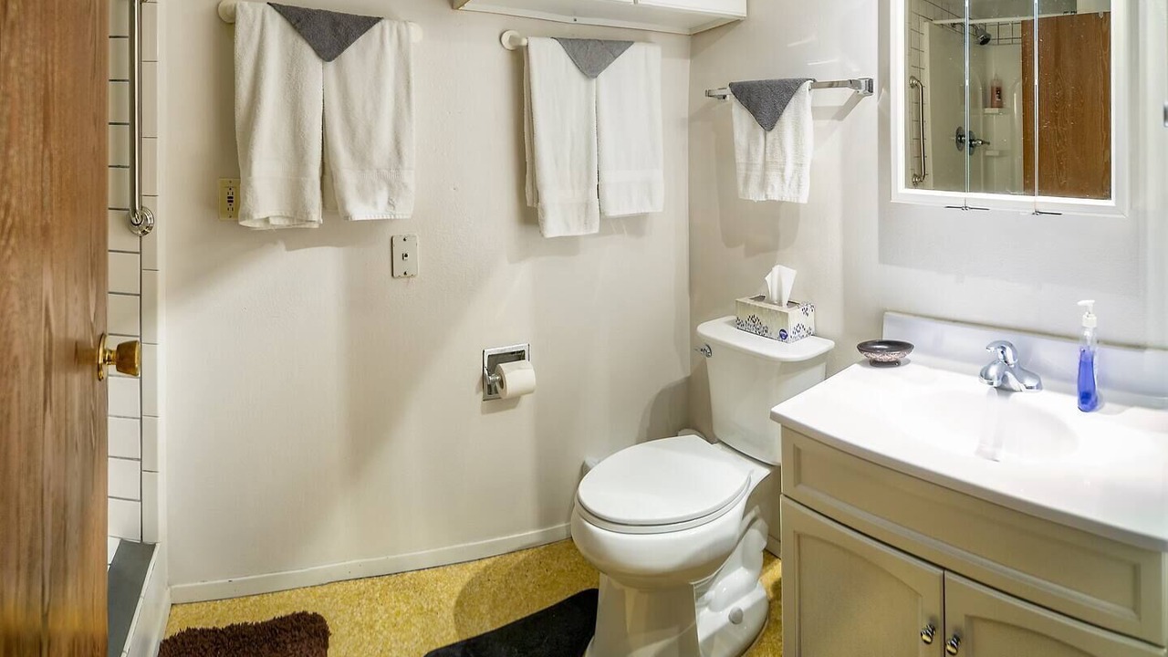 Photo of Bathroom in Thermopolis