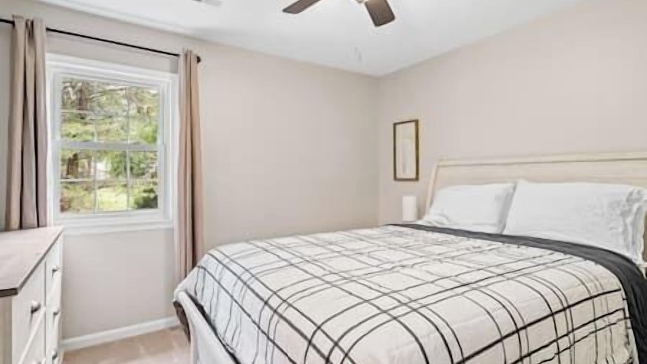 Photo of Bedroom in Elon