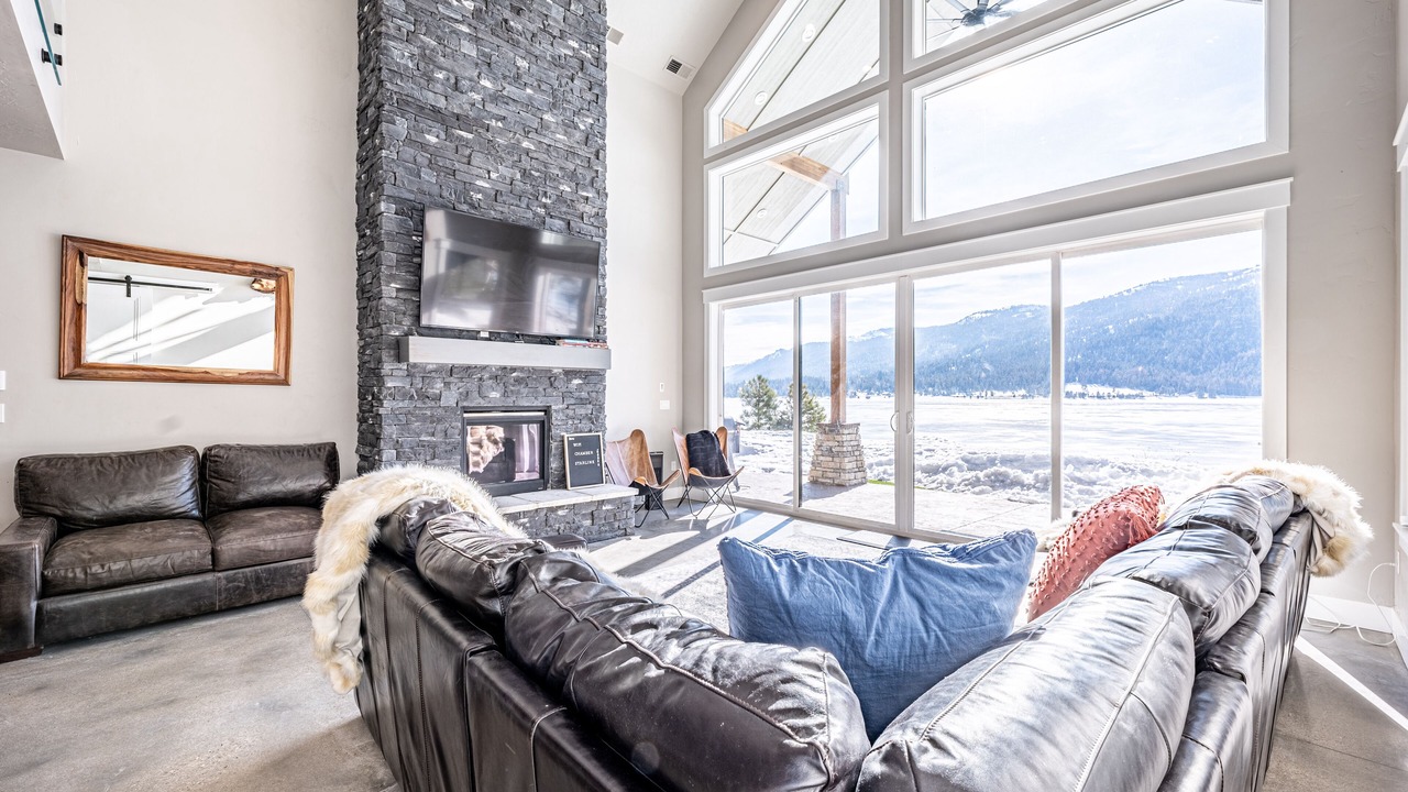 Photo of Livingroom in Tamarack Resort