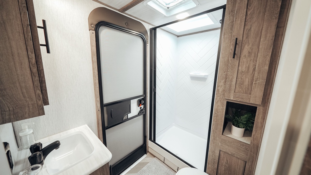 Photo of Bathroom in Lakeview