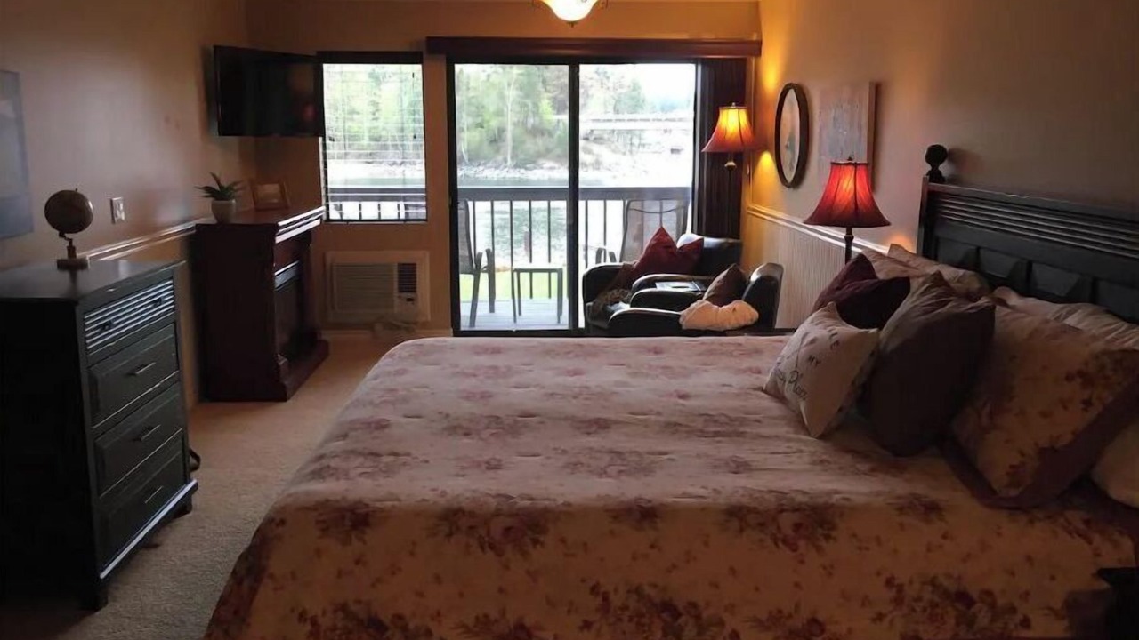 Photo of Bedroom in Bigfork