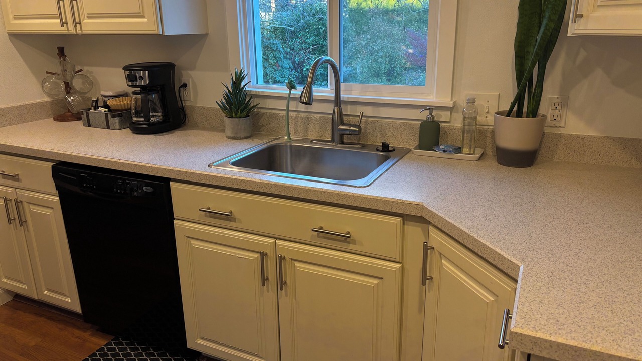 Photo of Kitchen in Aloha