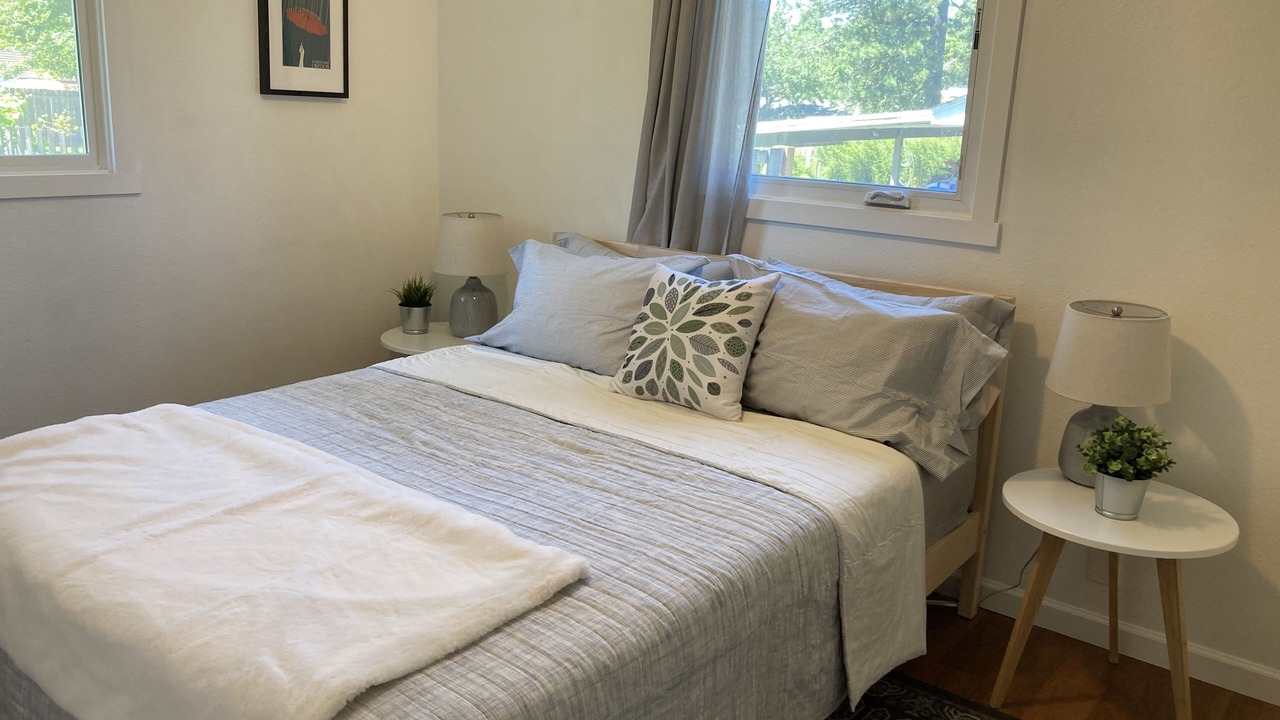 Photo of Bedroom in Aloha