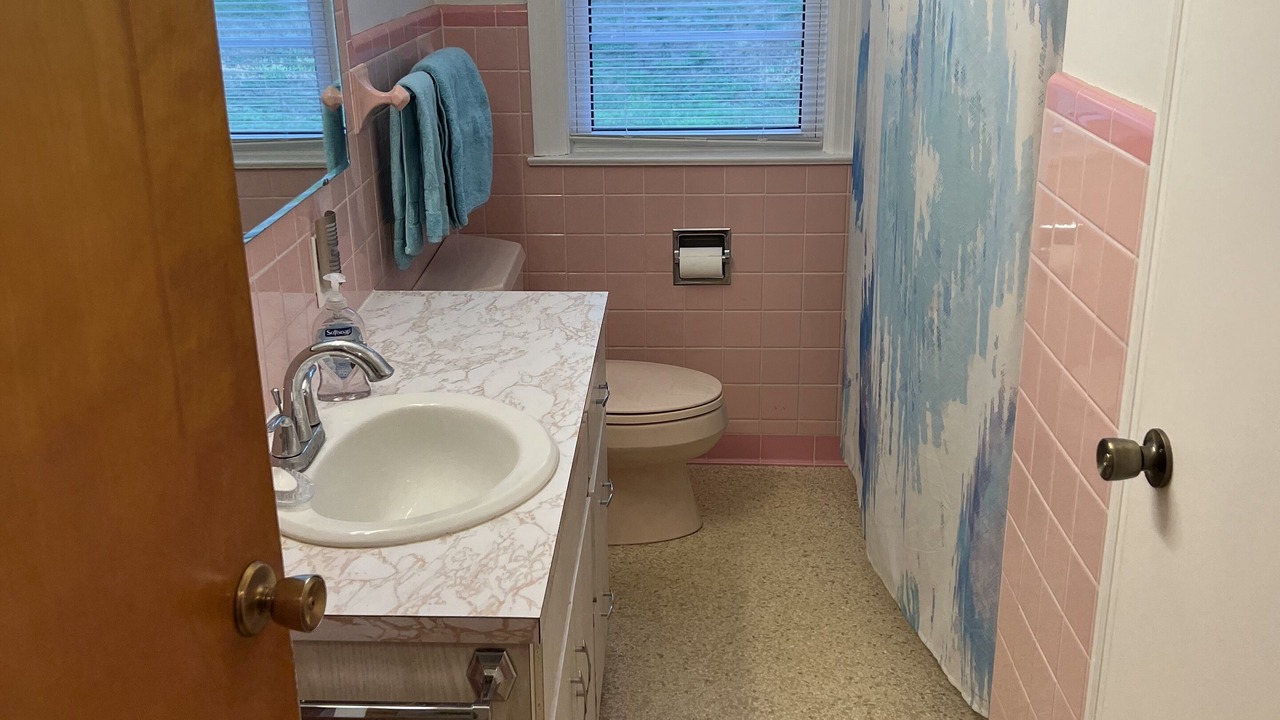 Photo of Bathroom in Jasper