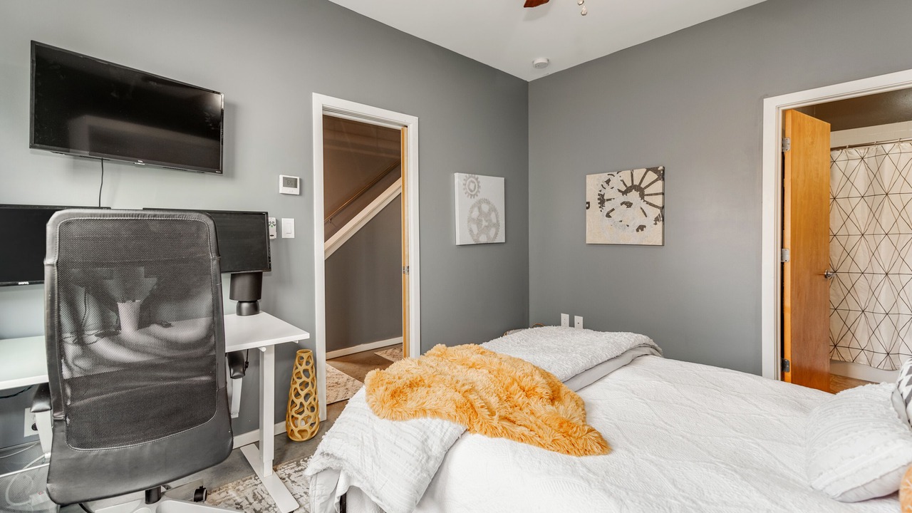 Photo of Bedroom in Third Ward