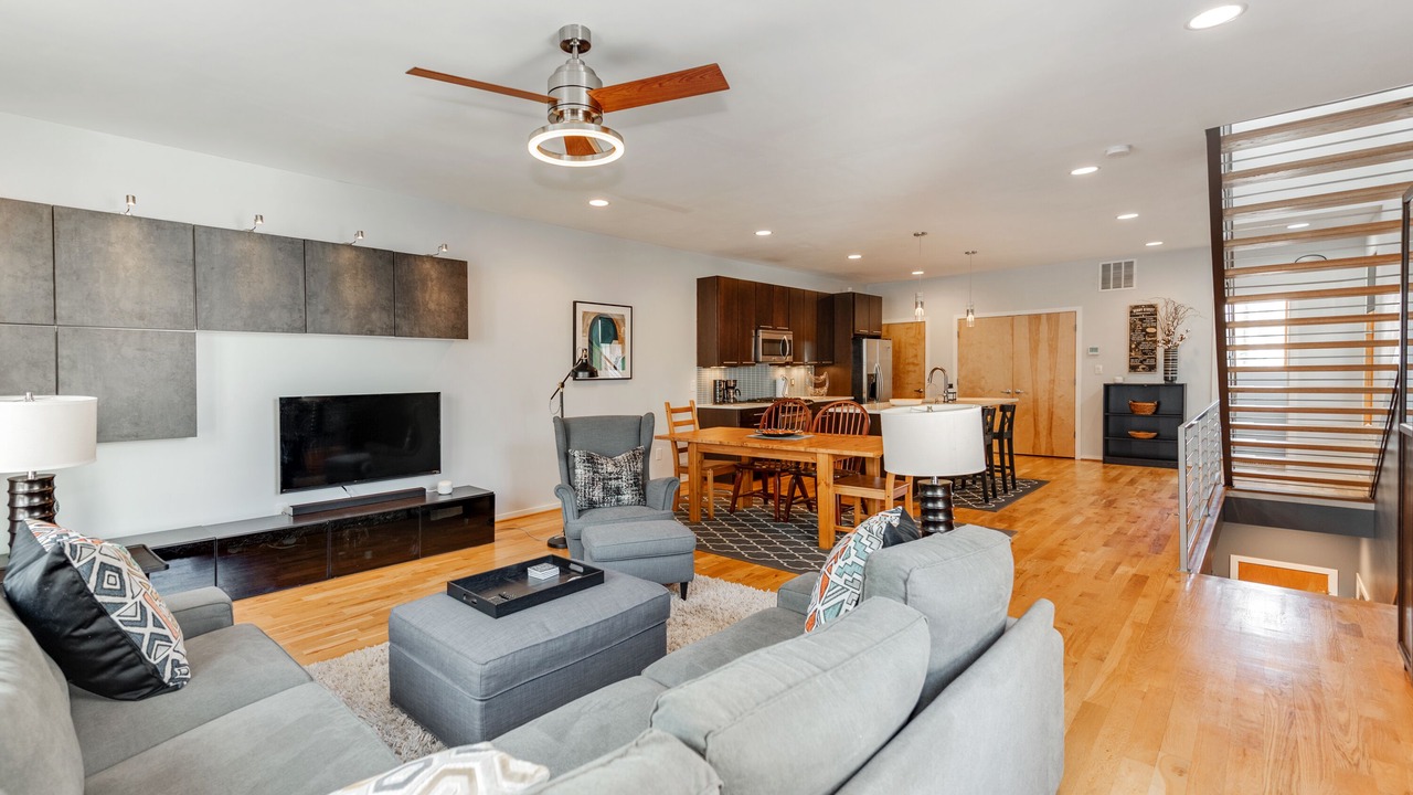 Photo of Livingroom in Third Ward