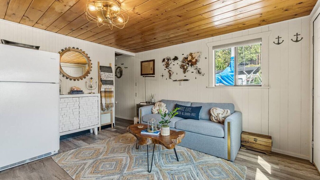 Photo of Livingroom in Bayview