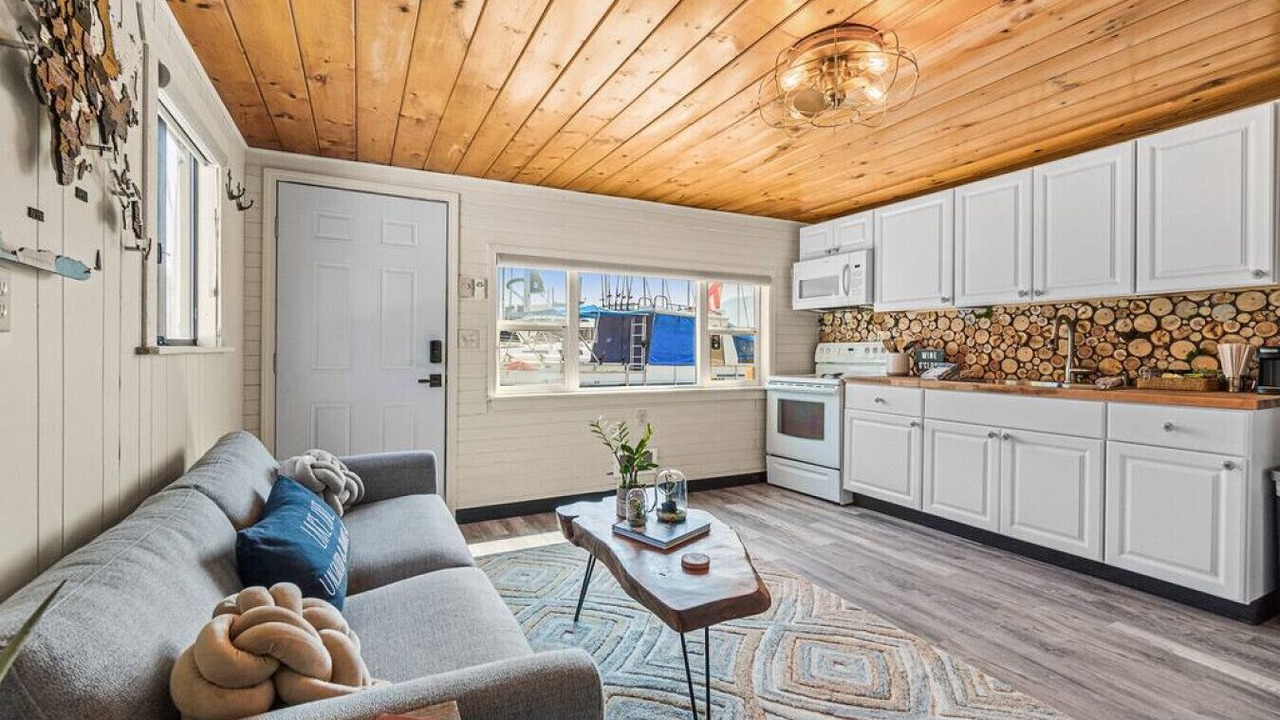 Photo of Livingroom in Bayview