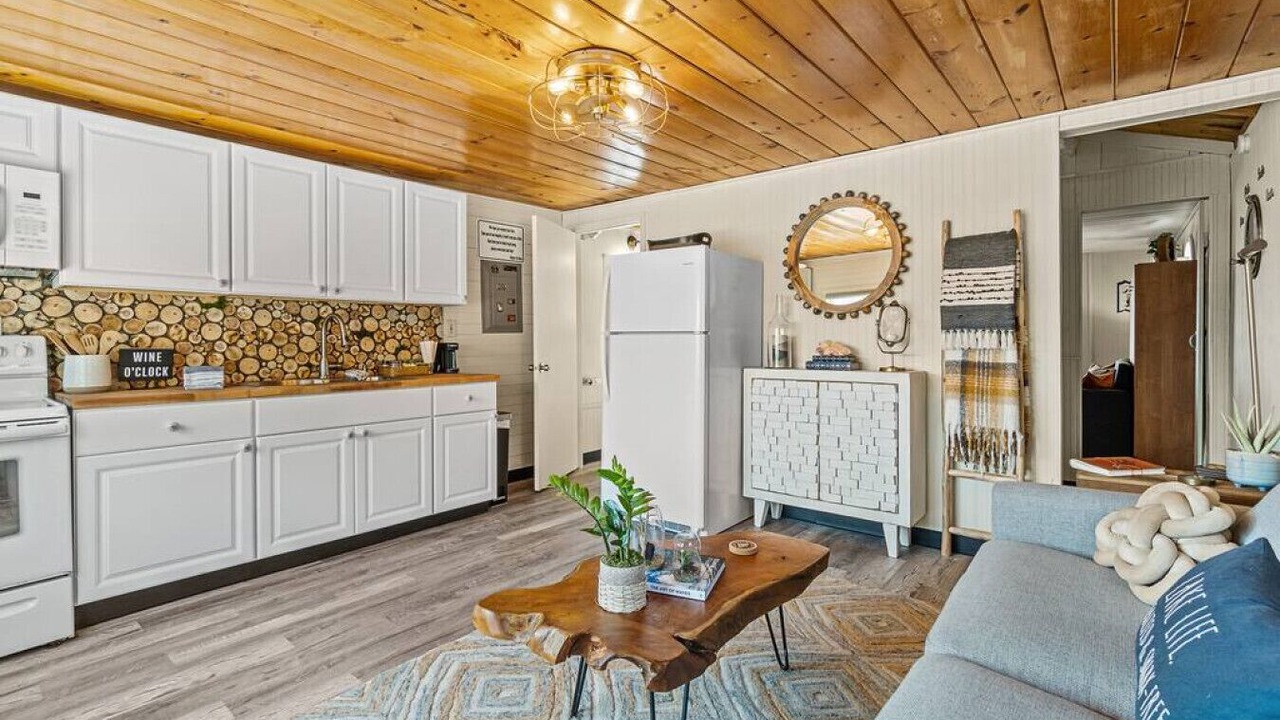 Photo of Livingroom in Bayview