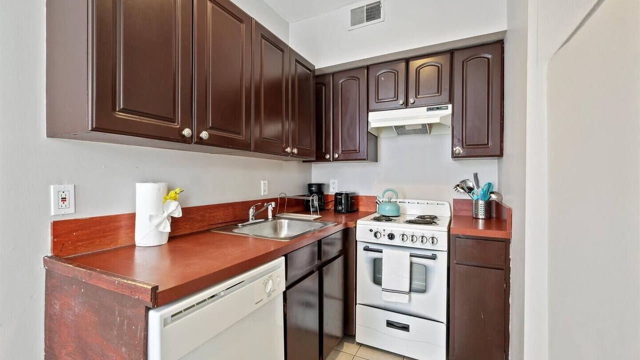 Photo of Kitchen in Graduate Hospital
