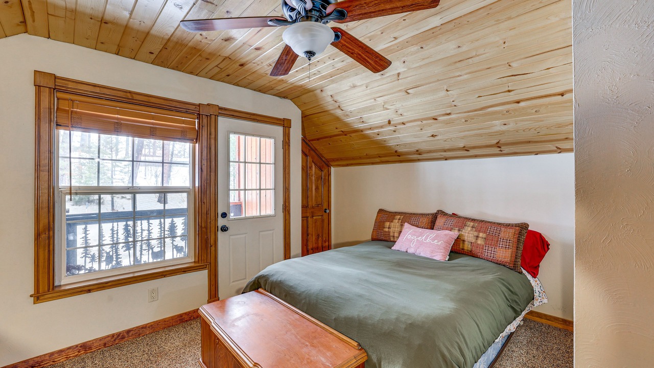 Photo of Bedroom in Garden Valley
