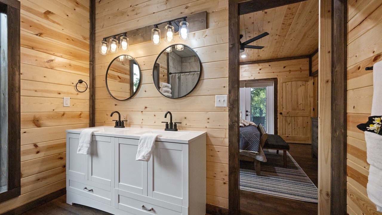Photo of Bathroom in Golden
