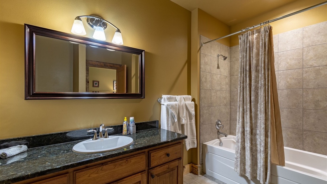 Photo of Bathroom in Lazy Acres