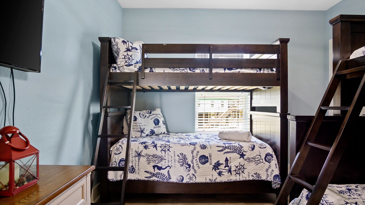 Photo of Bedroom in Crystal Beach