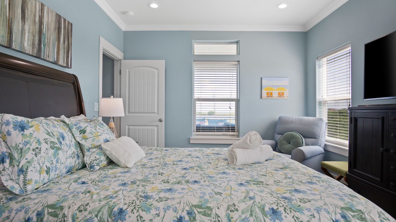 Photo of Bedroom in Crystal Beach