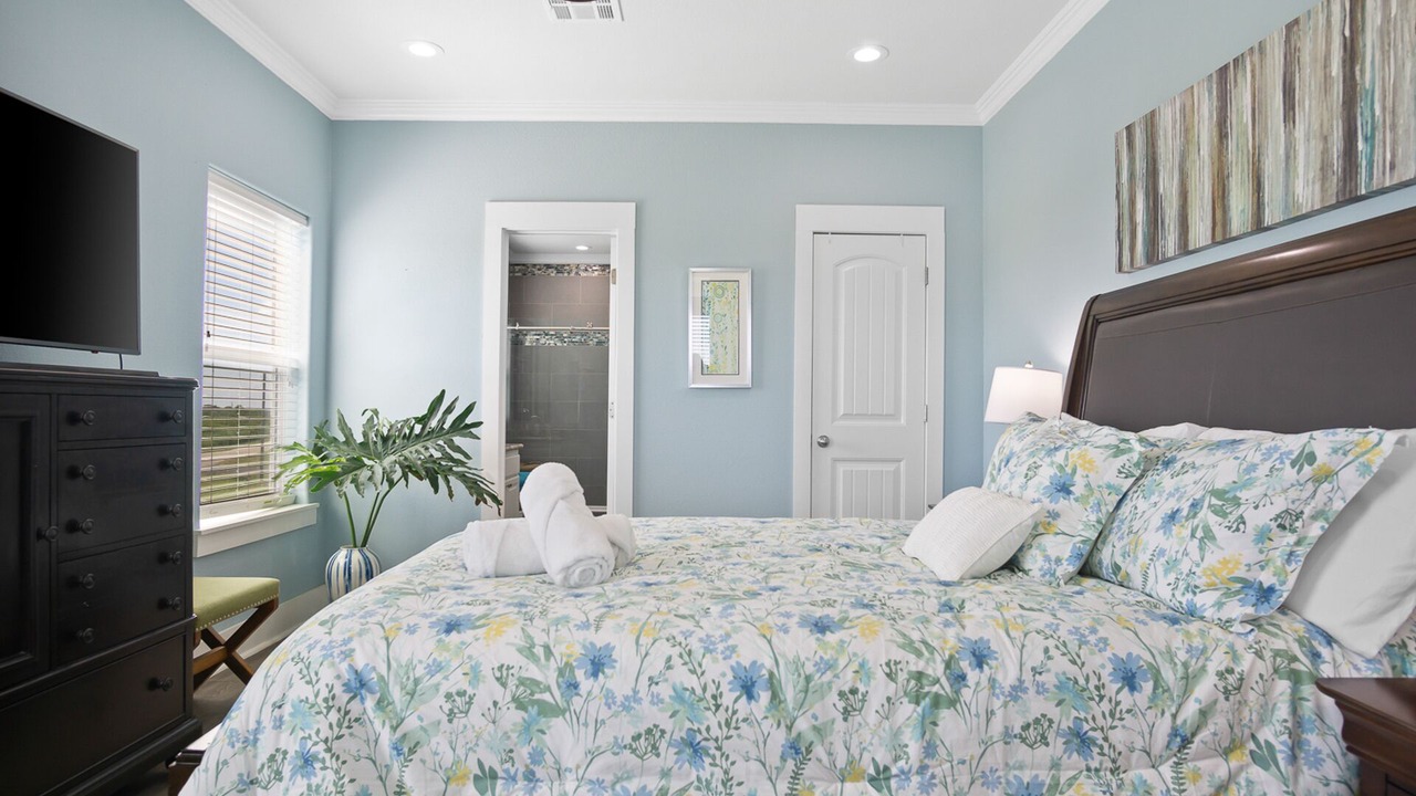 Photo of Bedroom in Crystal Beach
