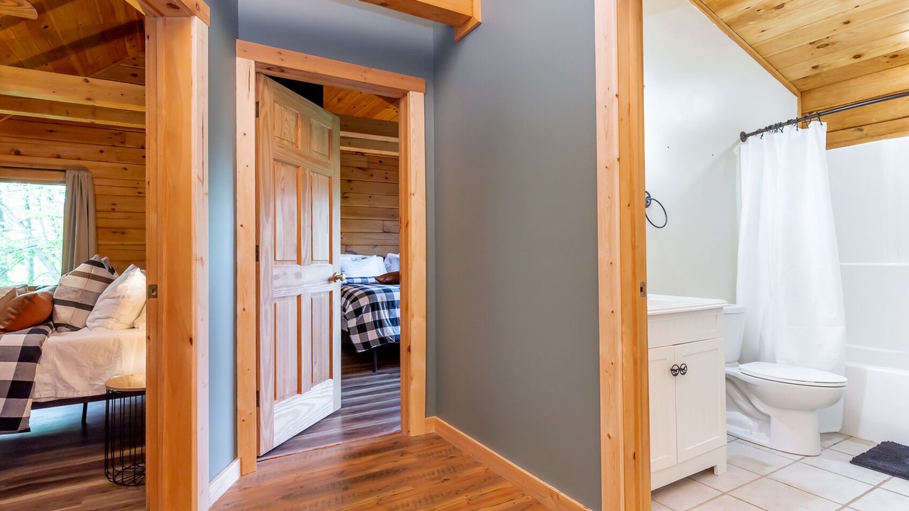 Photo of Bathroom in Chaplin