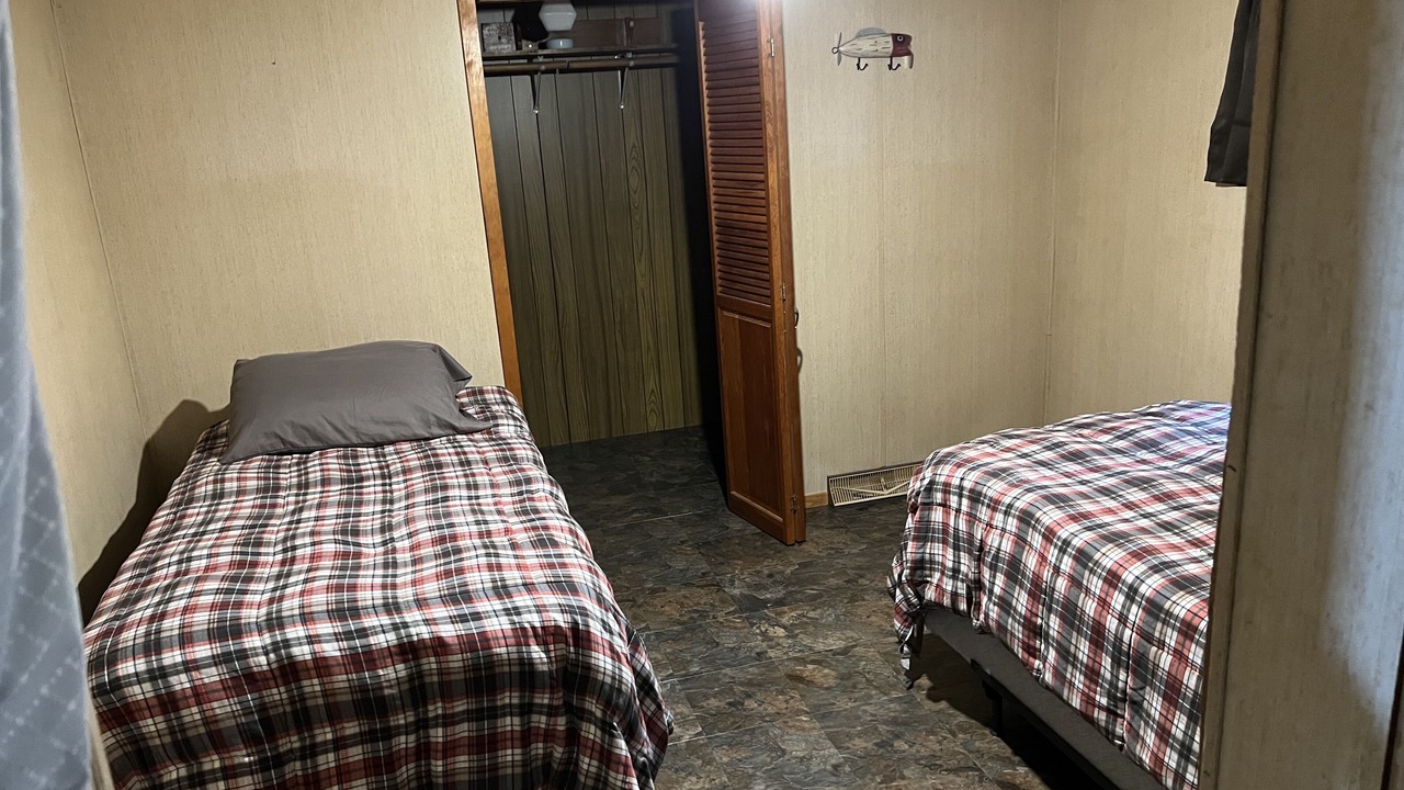 Photo of Bedroom in Roslyn