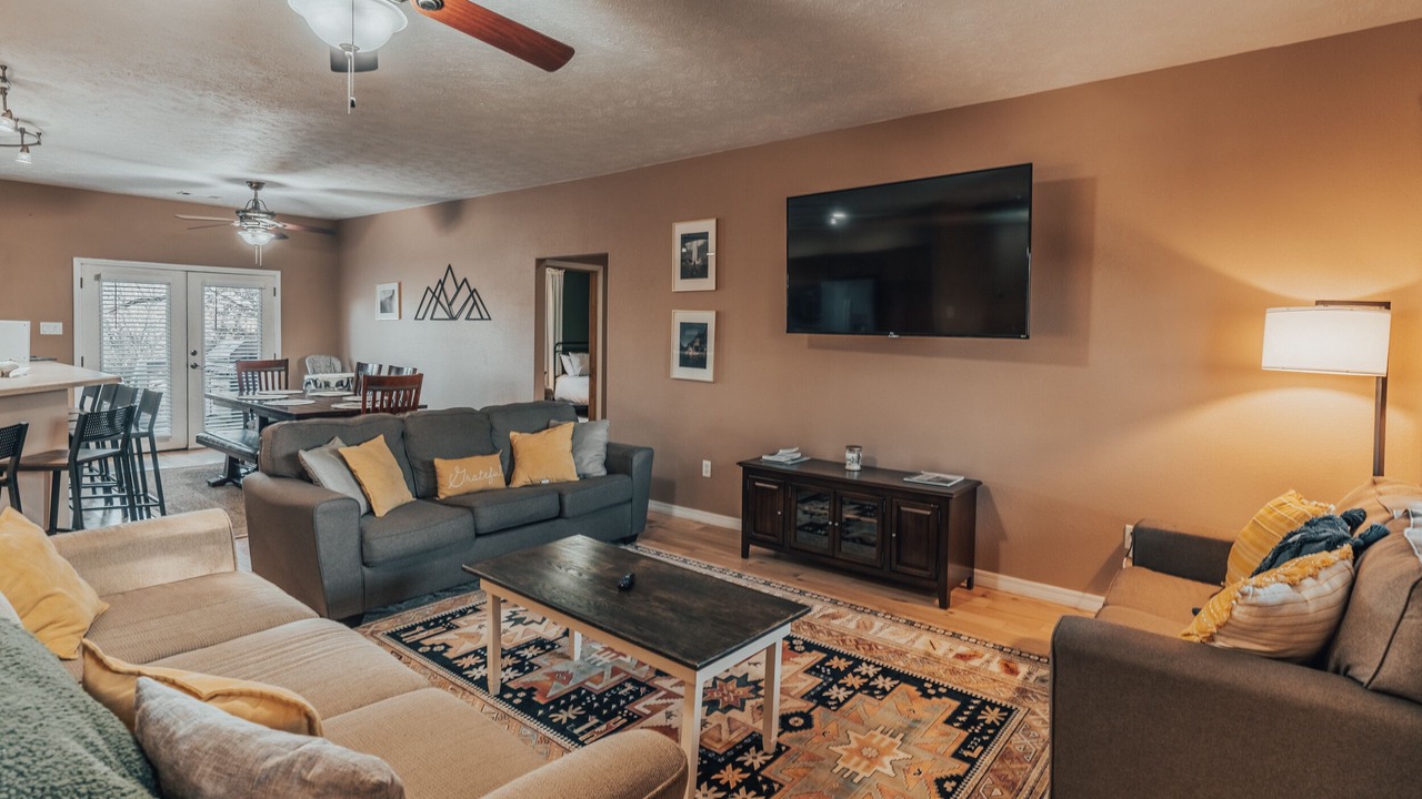 Photo of Livingroom in Harrison