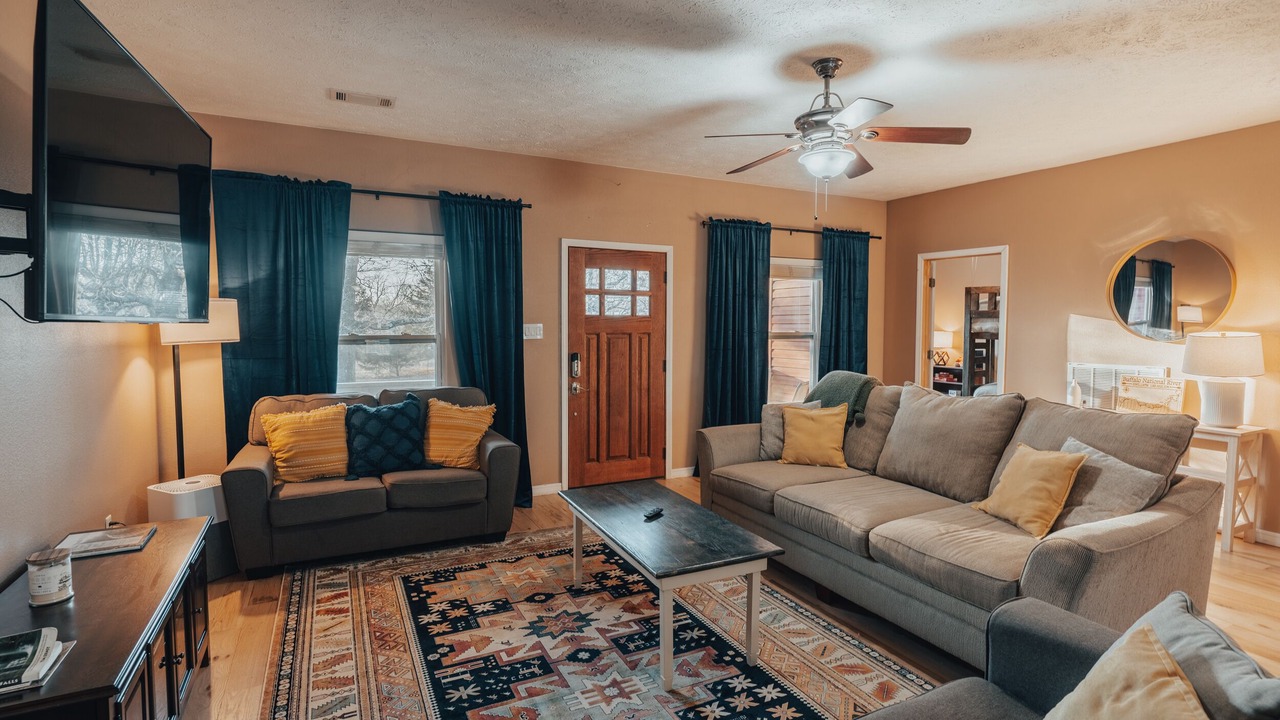 Photo of Livingroom in Harrison