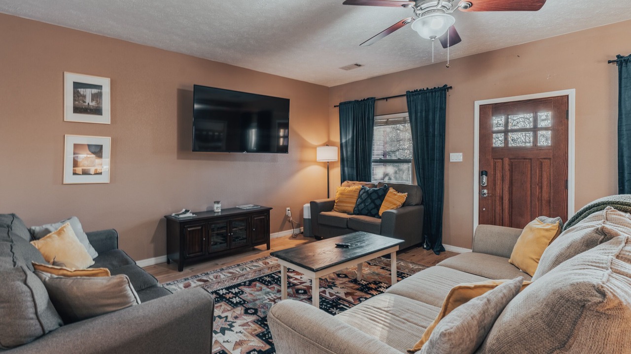 Photo of Livingroom in Harrison