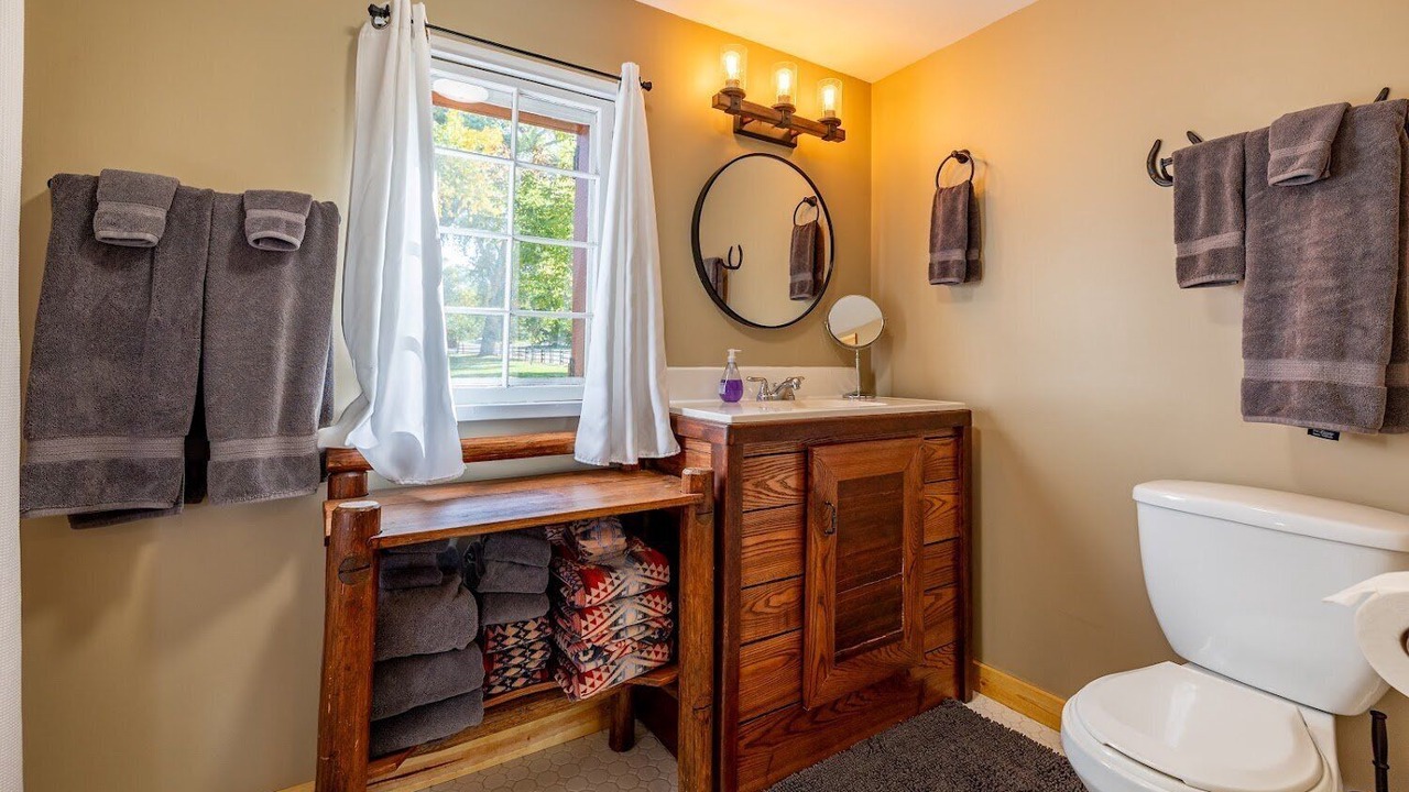 Photo of Bathroom in Shell