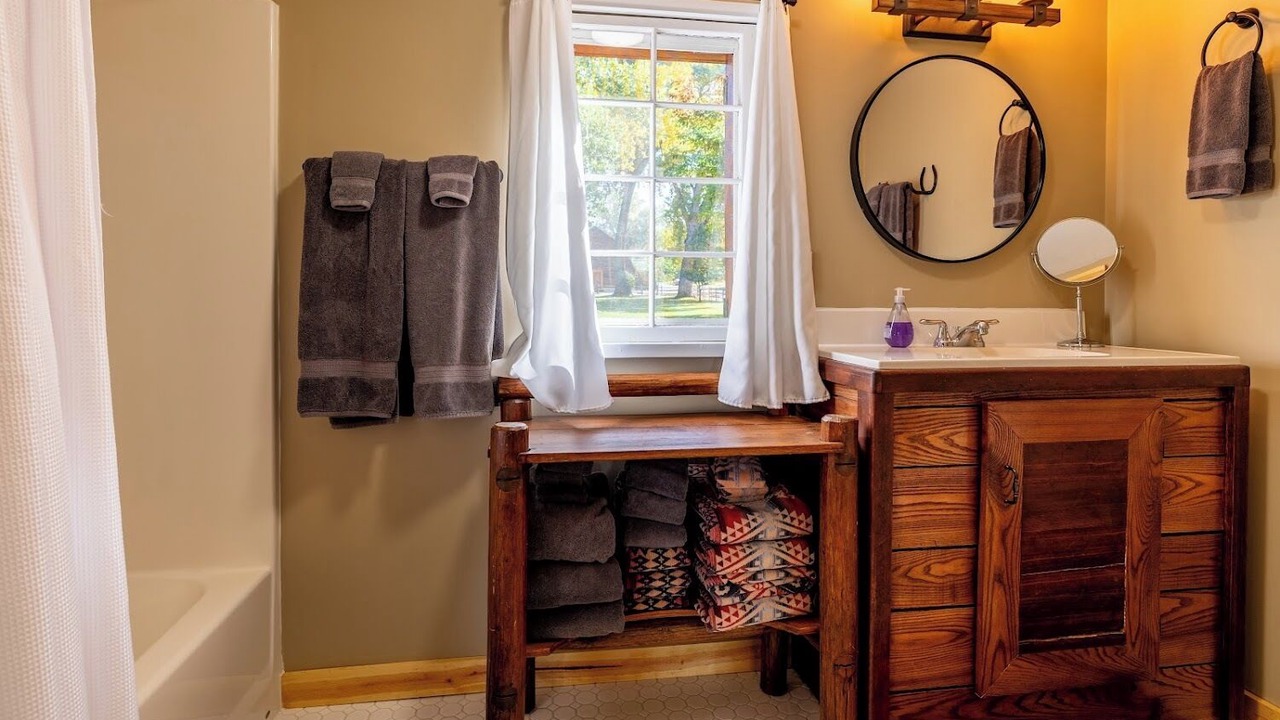 Photo of Bathroom in Shell