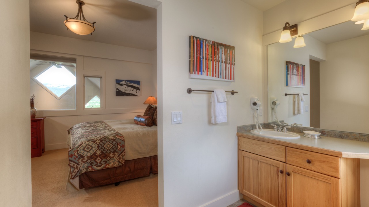 Photo of Bathroom in Saddle Ridge