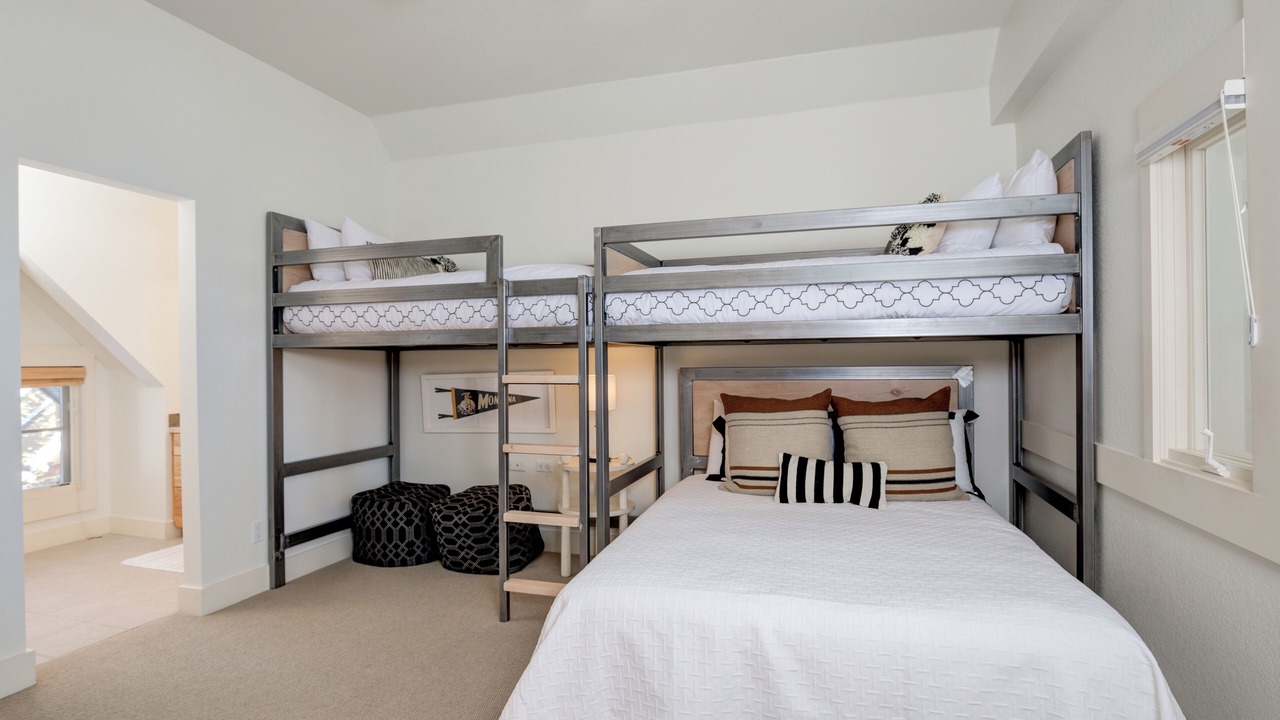 Photo of Bedroom in Saddle Ridge