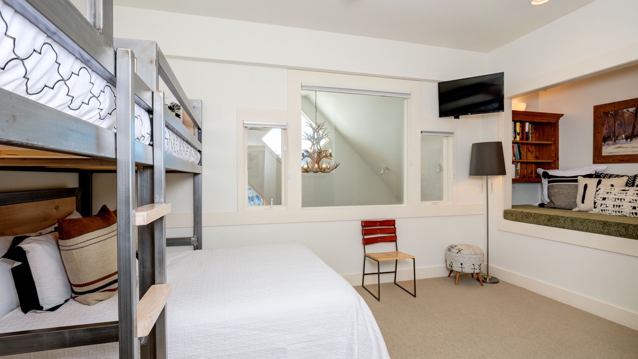 Photo of Bedroom in Saddle Ridge
