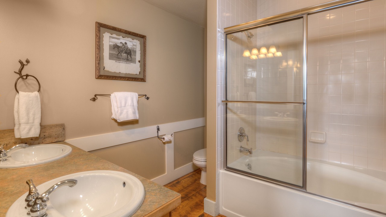 Photo of Bathroom in Saddle Ridge