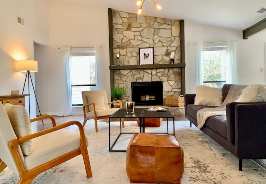 Photo of Livingroom in Provincetowne