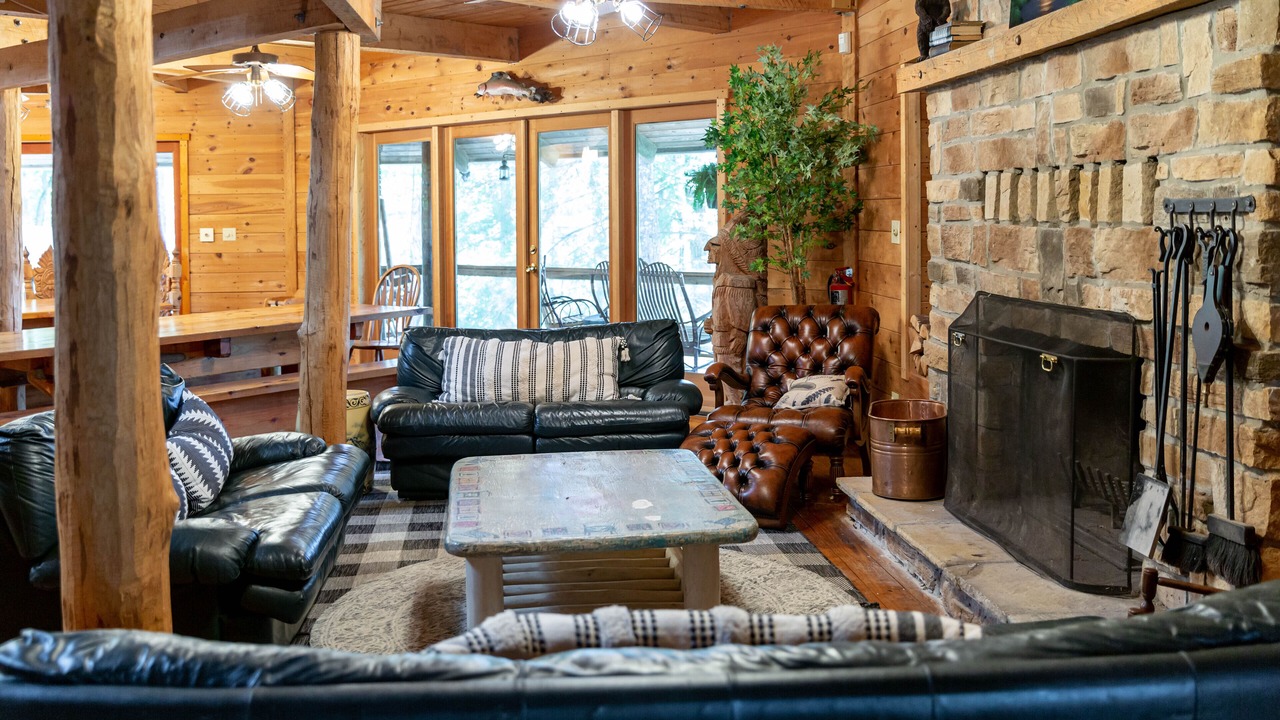 Photo of Livingroom in Harrisonville